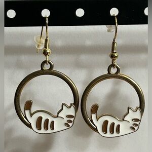 Handmade Antique Gold Finish Metal Round White Cat Dangle Earrings Brand New